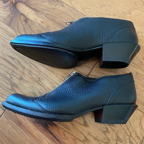 Coach 'bandit' Zip Boot (women) ankle bootie
In Black Leather sz 6B - Picture 7 of 16